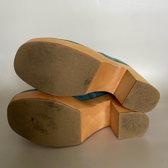 Charlotte Stone Emerald Suede Heeled Boots - Picture 6 of 10